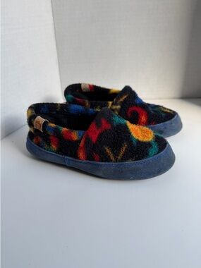 Acorn Kids Toddler Slippers Size Moc Size 10-11 Nonslip Colorful Warm Fleece